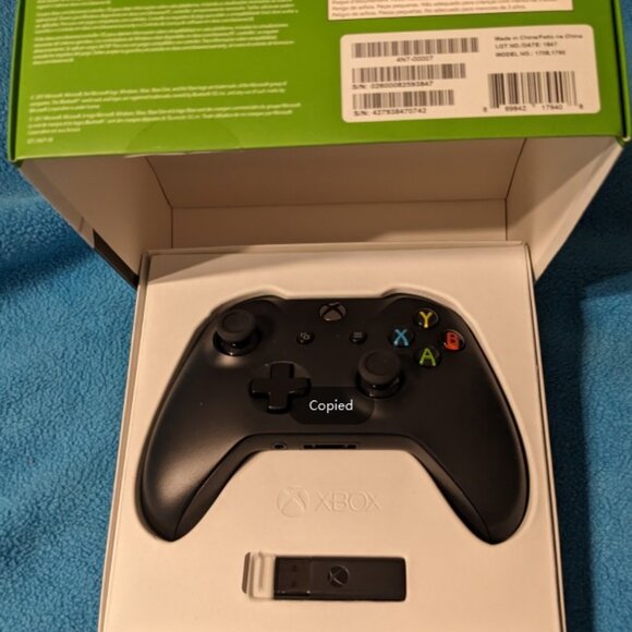 Xbox Controller with Wireless Adapter for PC - Picture 4 of 7